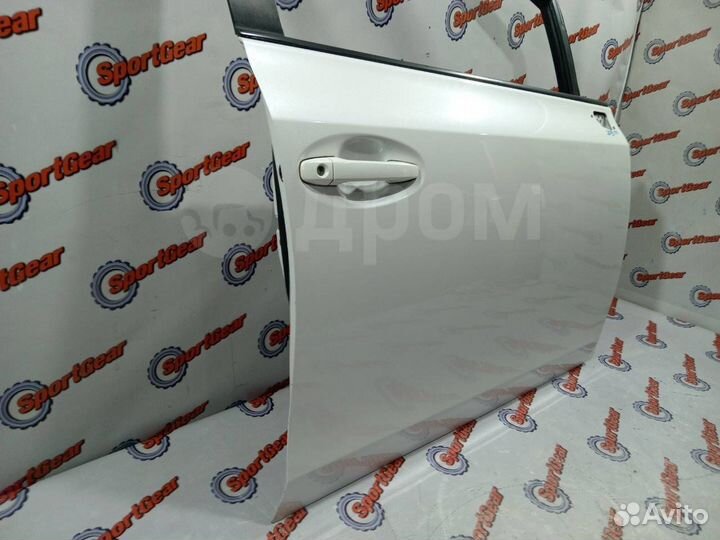 Дверь передняя правая Toyota Prius Alpha ZVW40W