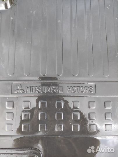 Автомобильные коврики резиновые outlander3