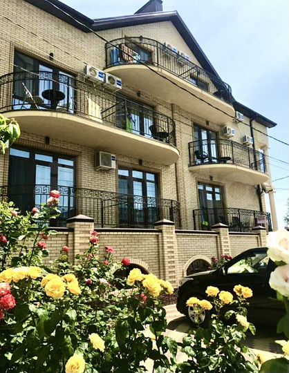 Комната 40 м² в > 9-к., 2/3 эт.