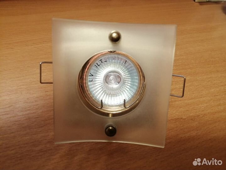 Точечные встраиваемые светильники