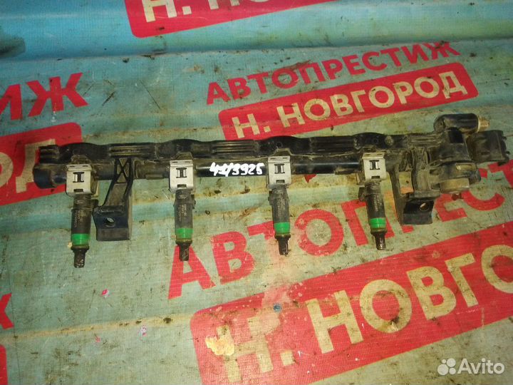 Топливная рампа с форсунками Форд Фокус 2