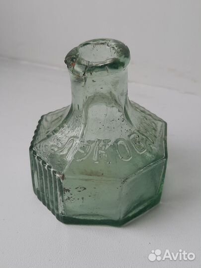 Старинные пузырьки П. Е. Луковниковъ