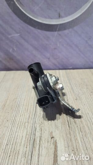 Клапан вакуумный Nissan teana J32