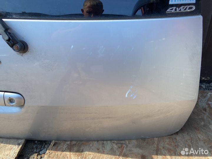 Крышка багажника Mitsubishi Colt