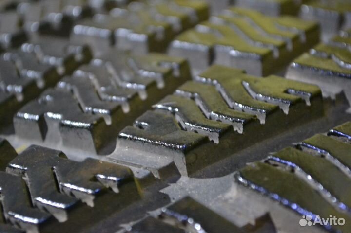 Pirelli Winter 210 Asimmetrico 225/60 R16