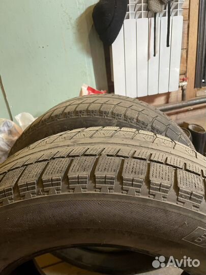 Bridgestone Blizzak Revo GZ 215/65 R16