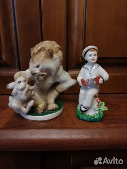 Статуэтка фарфор