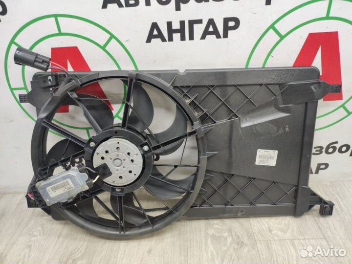 Вентилятор охлаждения радиатора Ford Focus CB4