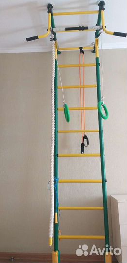 Шведская стенка с турником