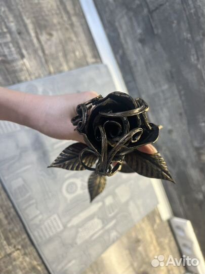 Кованая роза