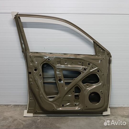 Дверь передняя левая Suzuki Vitara