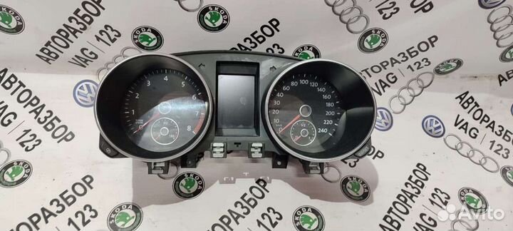 Панель приборов Фольксваген Гольф 6