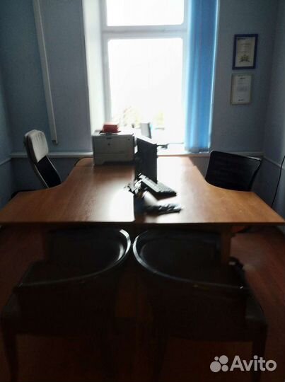 Два стола и две тумбы