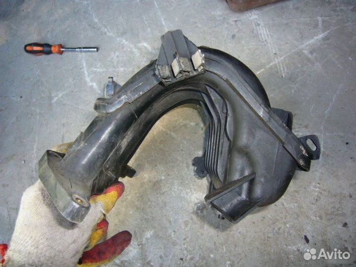 Коллектор впускной Peugeot 206