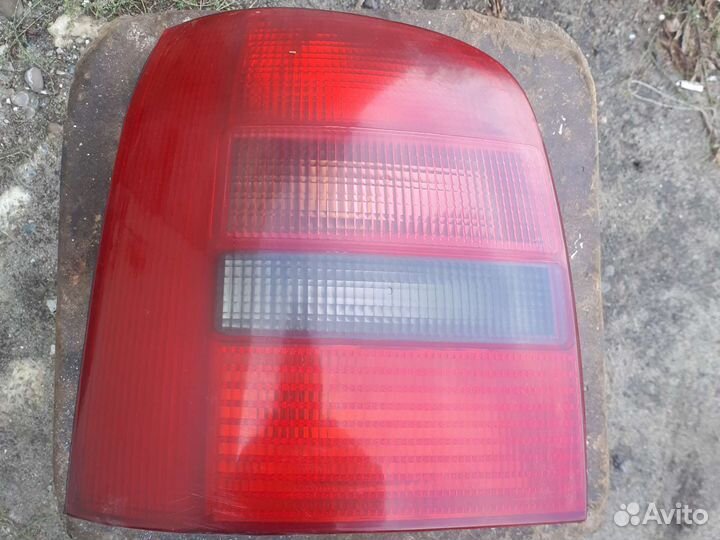Задний левый фонарь ауди а4 б5