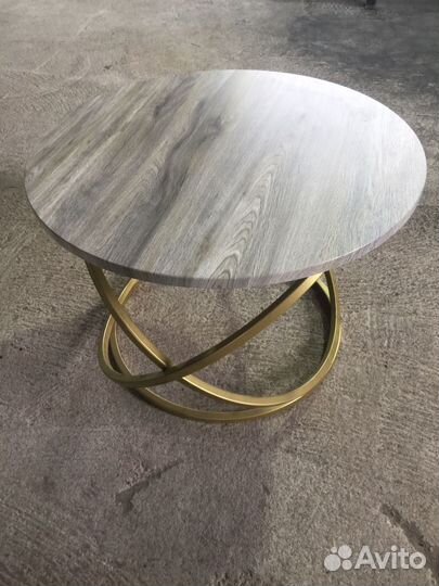 Журнальный столик