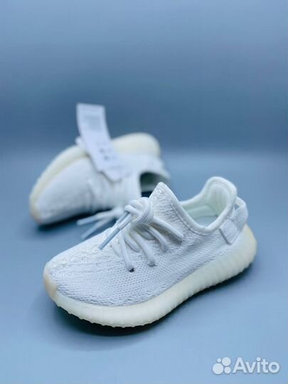 Adidas yeezy boost 350 детские белые разм. 28