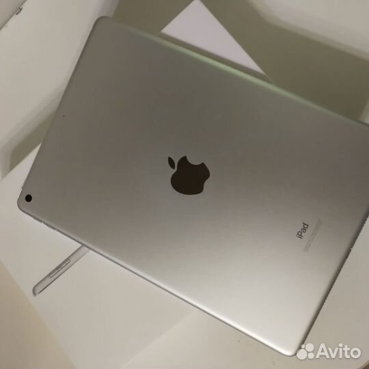 iPad(9th generation) 64 гб Wi-Fi