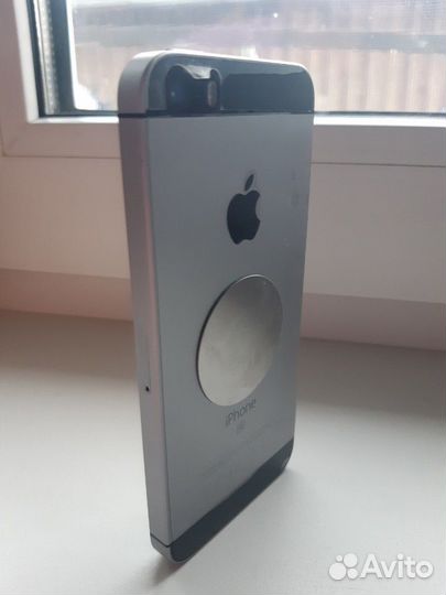 iPhone SE, 32 ГБ