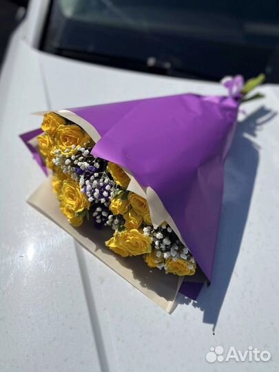 Букет из кустовых роз