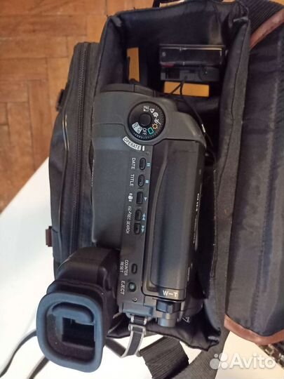 Старые фотоаппараты, видеокамера