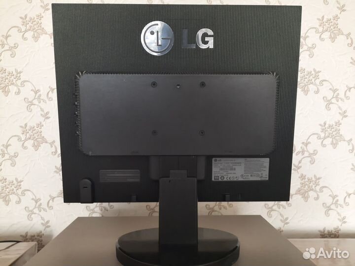 Монитор для компьютера LG Flatron L1953S