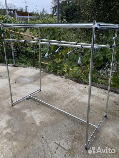 Вешалка напольная для одежды