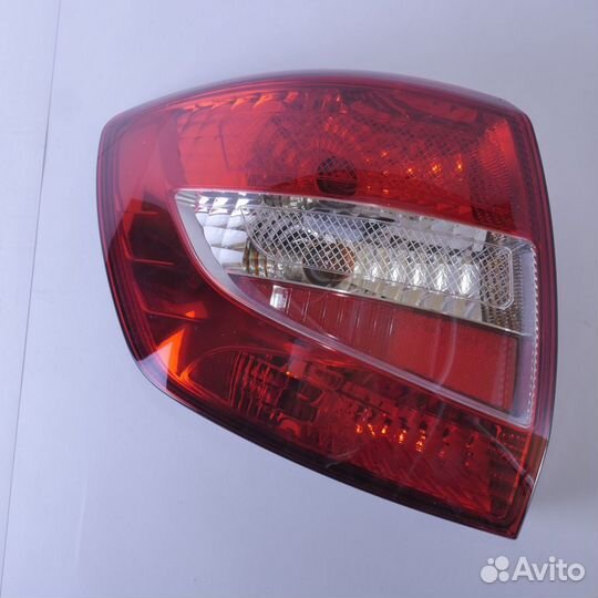Фонарь задний Гранта Седан Левый Новый