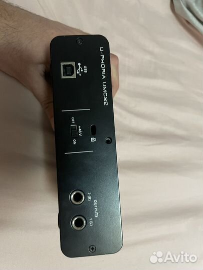 Звуковая карта behringer umc22