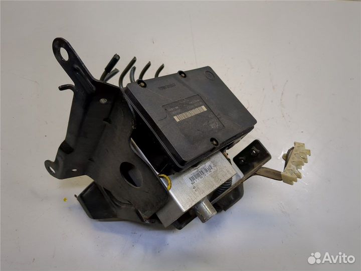 Блок абс, насос Nissan Armada, 2005