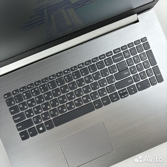 Ноутбук Lenovo SSD/17.3