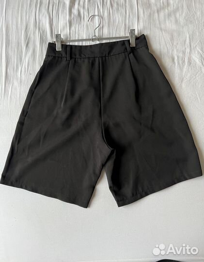 Шорты бермуды костюмные 42 р-р