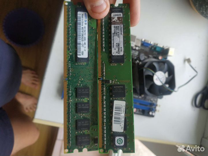 Материнская плата с процессором и памятью