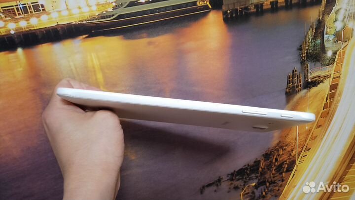 Samsung galaxy Tab E sim 16Gb