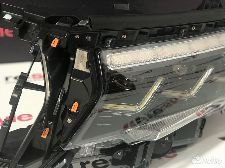 Фары Toyota Land Cruiser Prado 150 S283