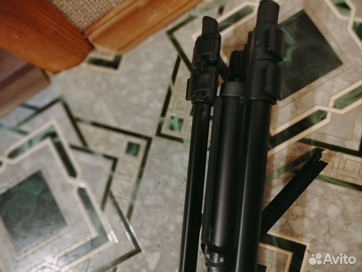 Штатив для фотоаппарата