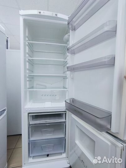 Двухкамерный холодильник Hotpoint -Ariston