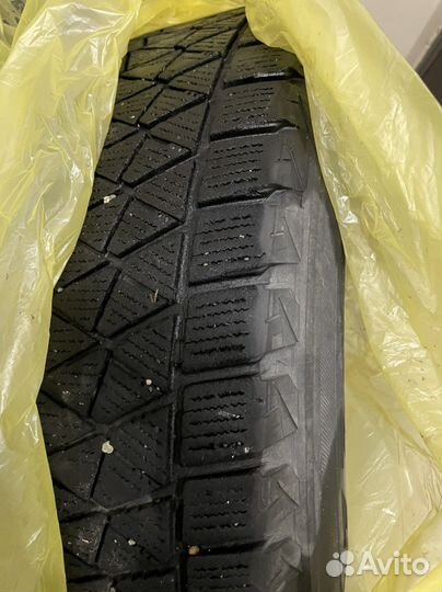 Bridgestone Blizzak DM-V2 225/60 R17