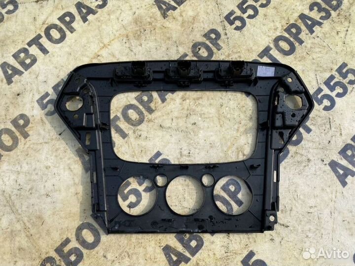 Рамка магнитолы Ford Mondeo 4