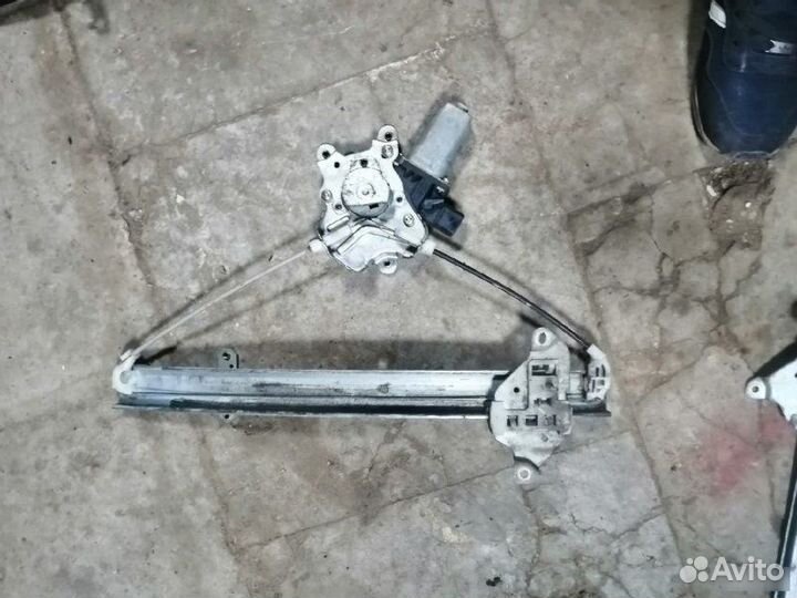 Стеклоподъемник задний правый Mitsubishi Lancer 9