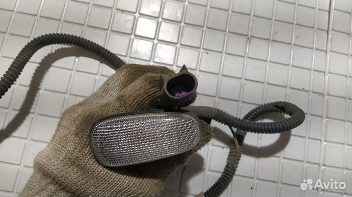 Повторитель поворота Cadillac Escalade III