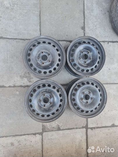 Volkswagen golf plus штампованные диски R 15