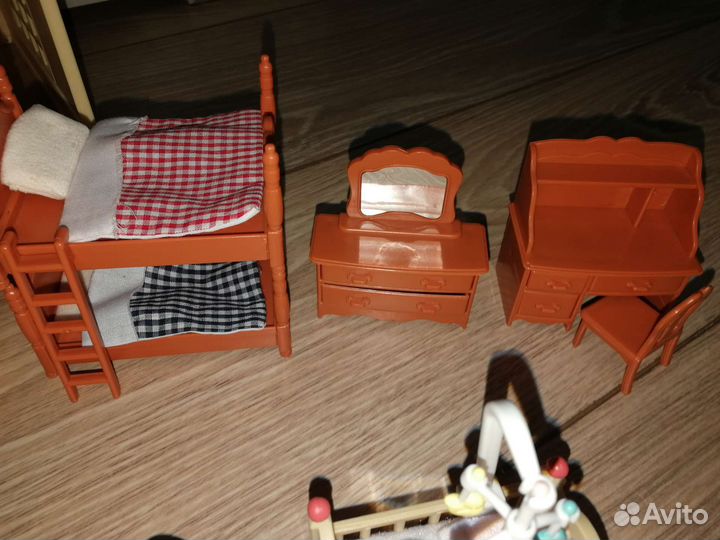 Sylvanian Families два дома и мебель