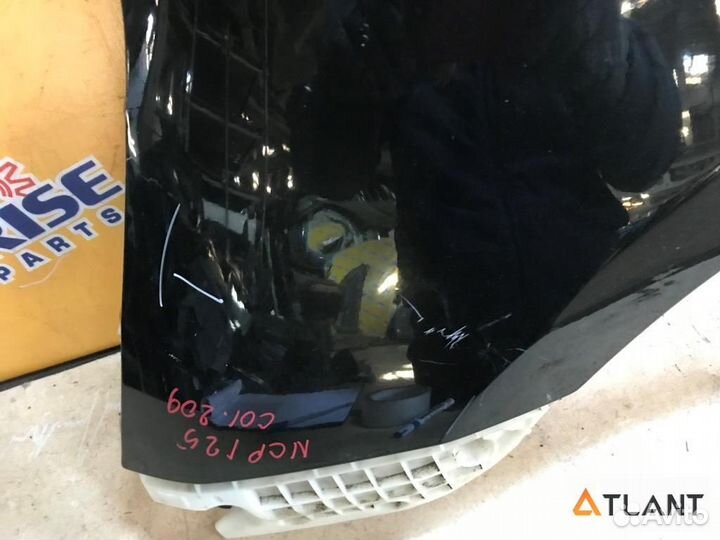 Крыло переднее левое toyota ractis