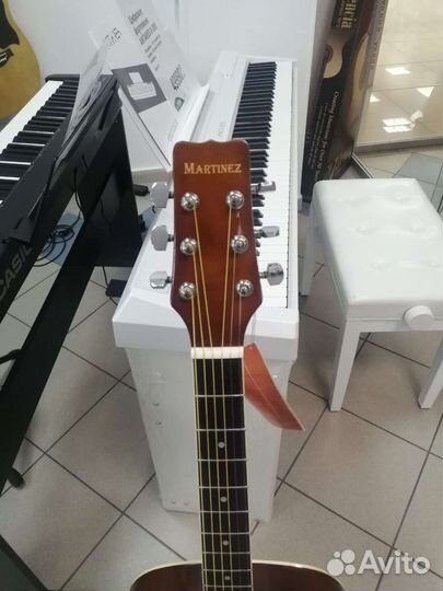 Гитара новая