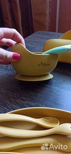 Детская посуда miyoumi и нагрудники