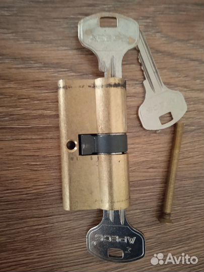 Личинка для дверного замка