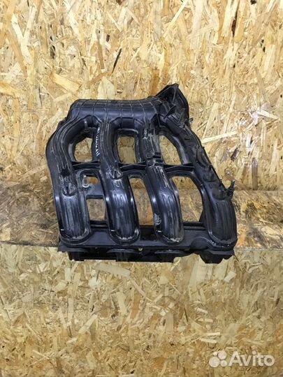 Коллектор впускной LADA Priora седан 1.6 2011