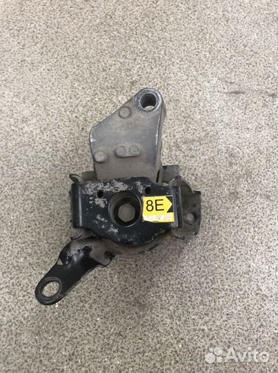 Подушка двигателя правая Avensis