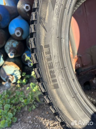 Pirelli Scorpion Ice Zero 2 245/45 R20